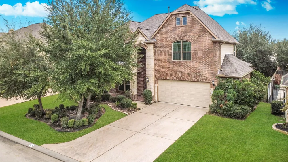 14 S Estherwood Place The Woodlands, TX 77354