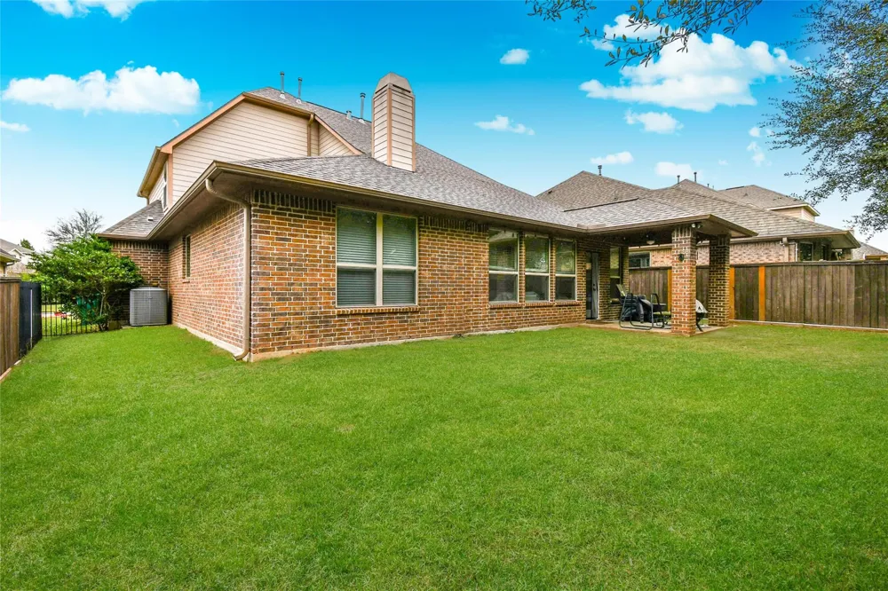 14 S Estherwood Place The Woodlands, TX 77354