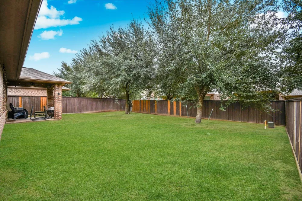 14 S Estherwood Place The Woodlands, TX 77354