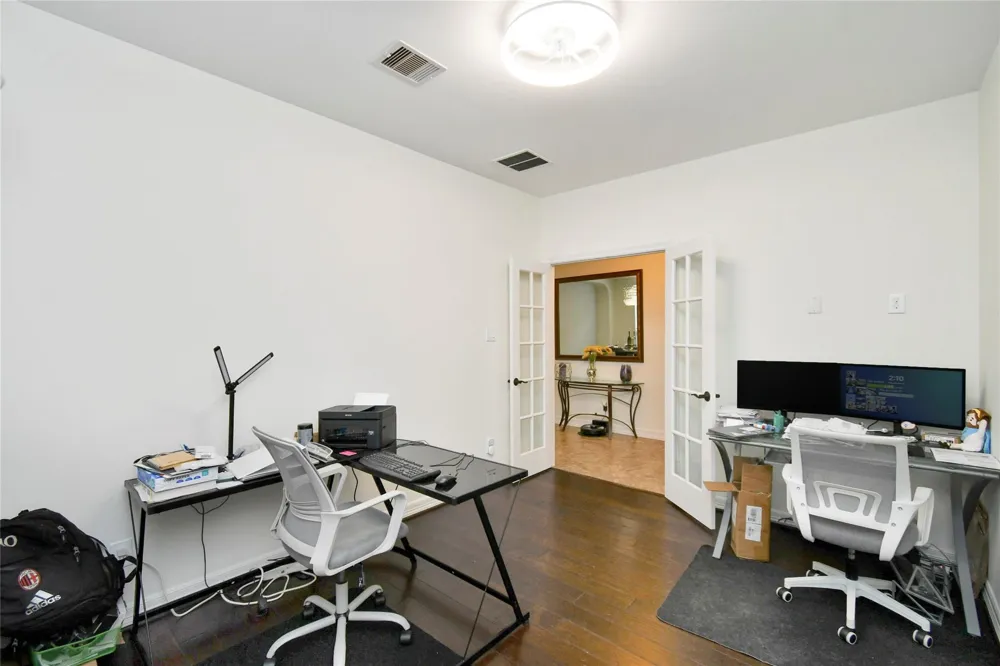 14 S Estherwood Place The Woodlands, TX 77354