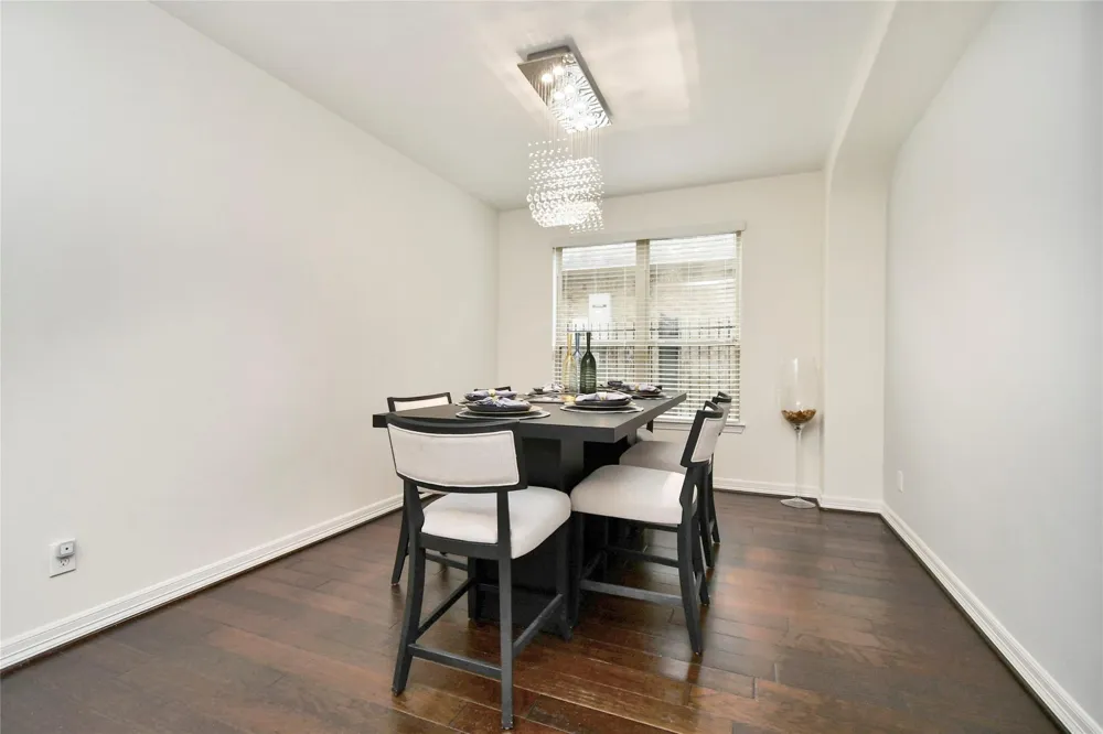 14 S Estherwood Place The Woodlands, TX 77354