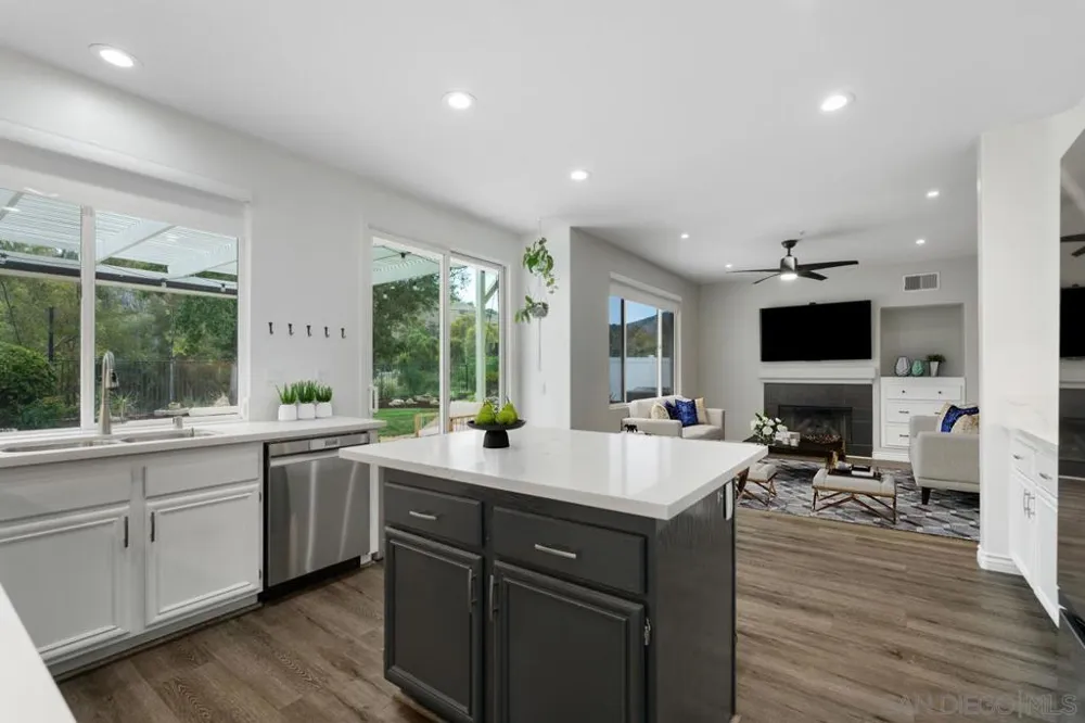 2201 Orange Grove Place Escondido, CA 92027