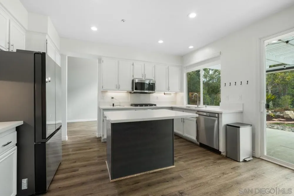 2201 Orange Grove Place Escondido, CA 92027