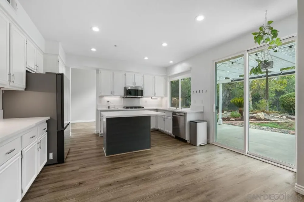 2201 Orange Grove Place Escondido, CA 92027