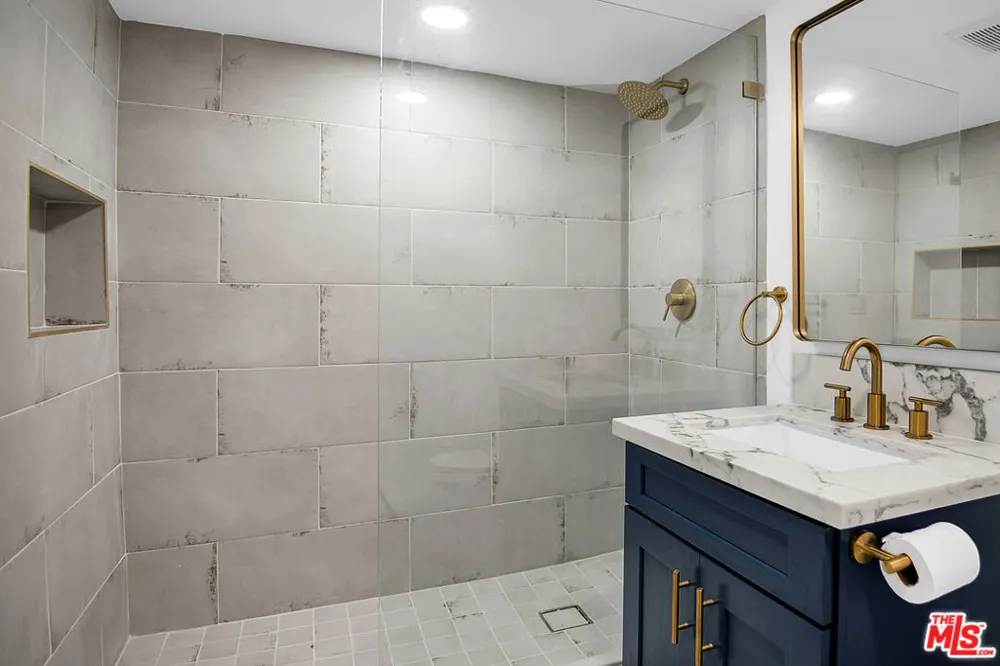 1021 Genesee Avenue #11 West Hollywood, CA 90046