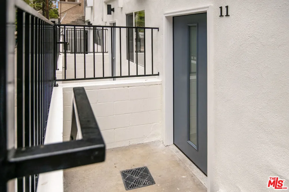 1021 Genesee Avenue #11 West Hollywood, CA 90046