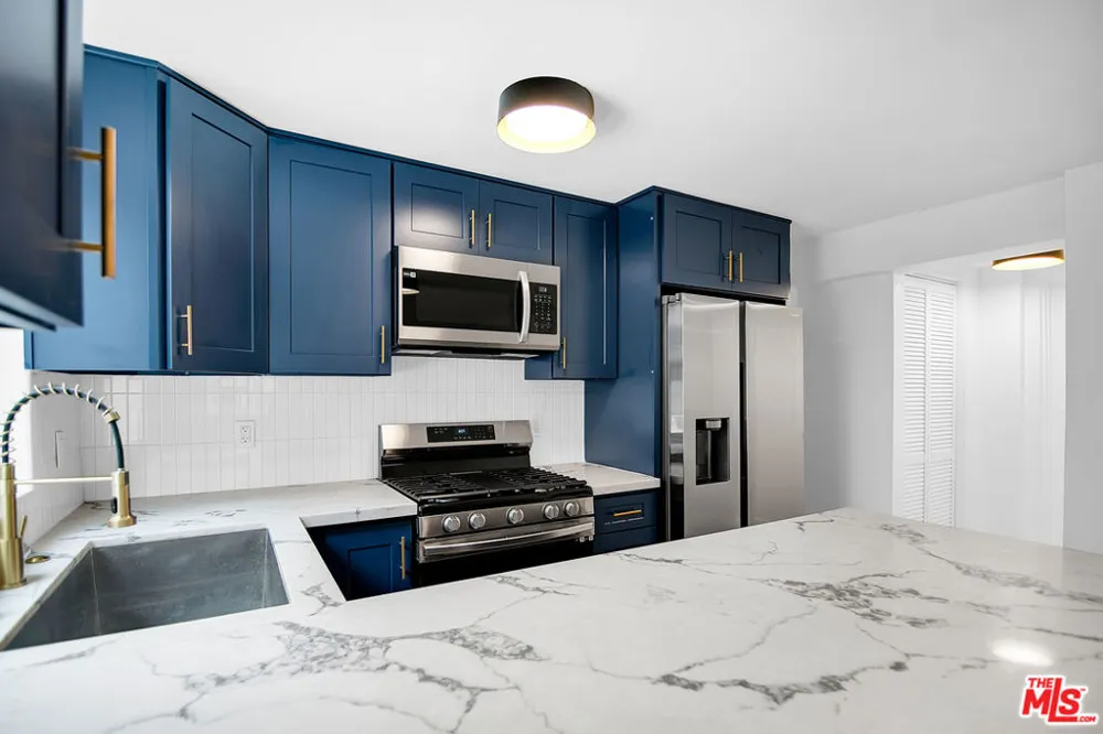 1021 Genesee Avenue #11 West Hollywood, CA 90046