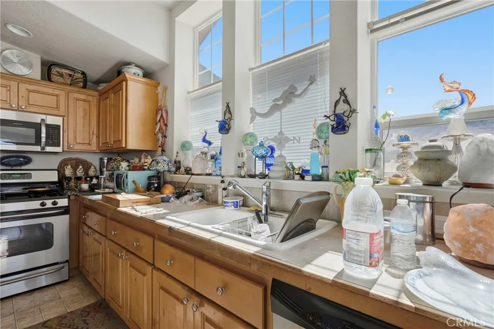 3743 Brooks Weldon, CA 93283