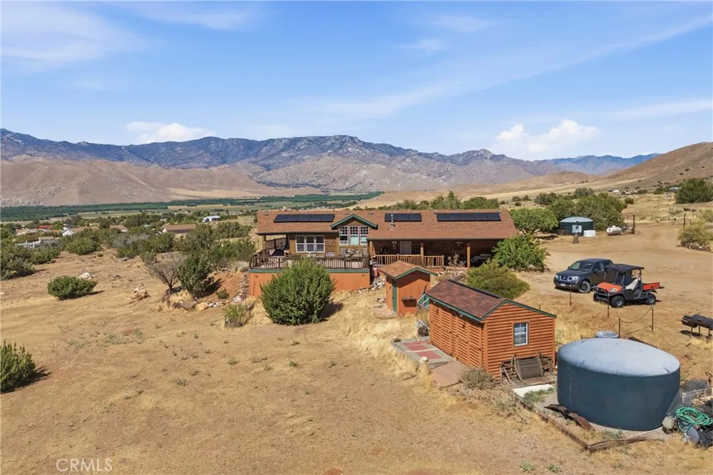 3743 Brooks Weldon, CA 93283