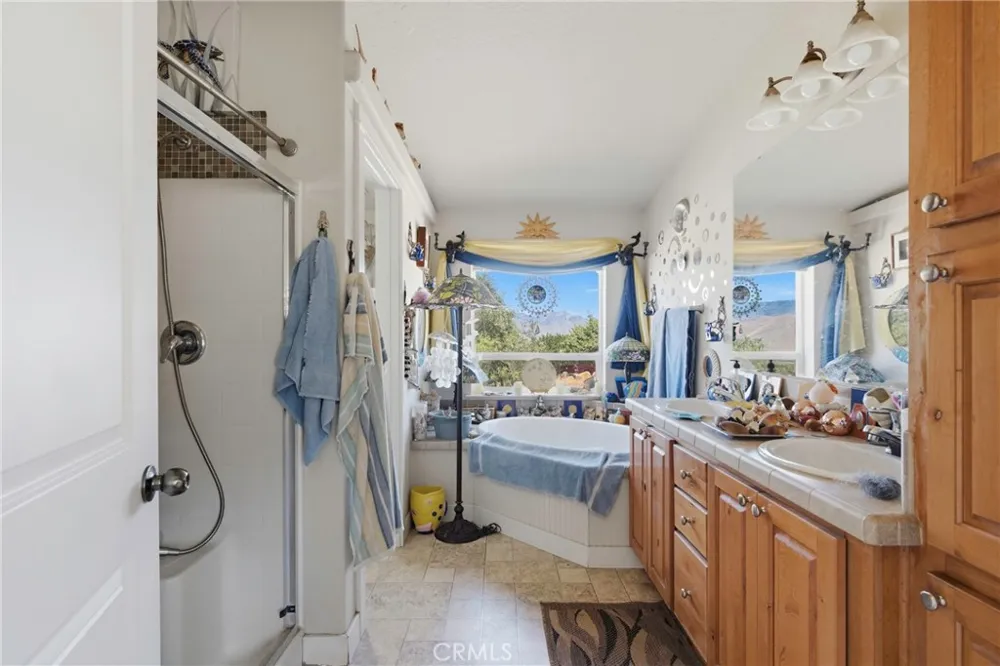 3743 Brooks Weldon, CA 93283
