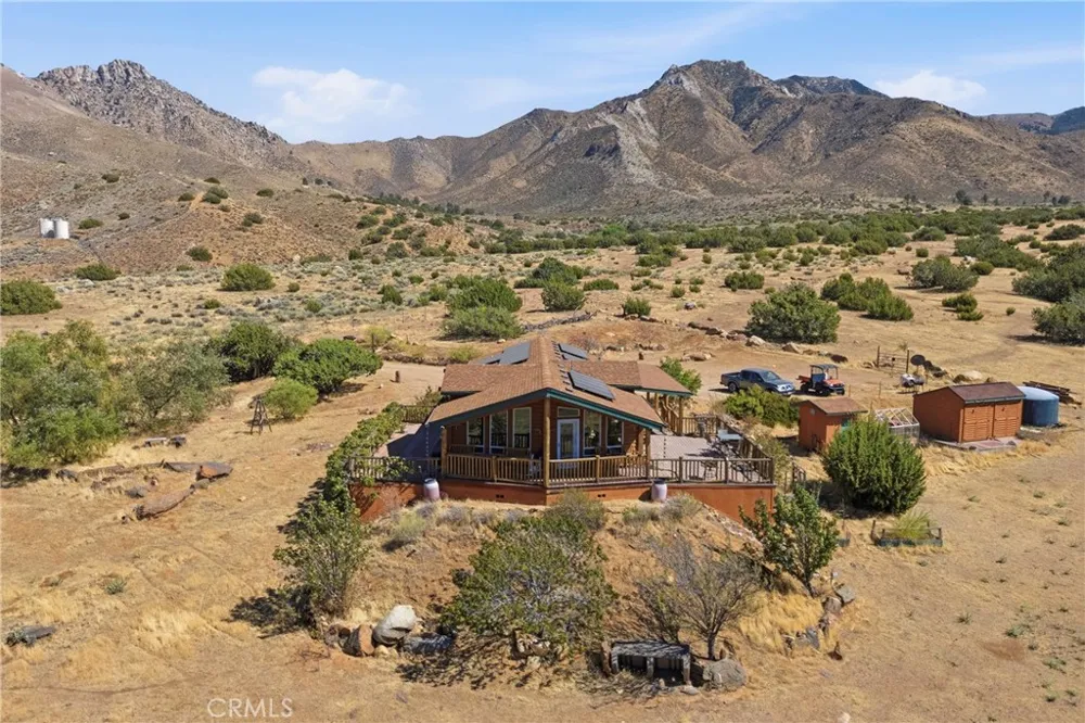 3743 Brooks Weldon, CA 93283