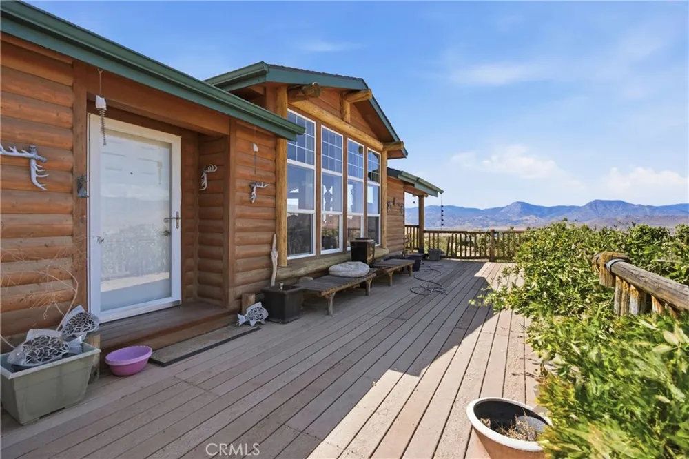 3743 Brooks Weldon, CA 93283