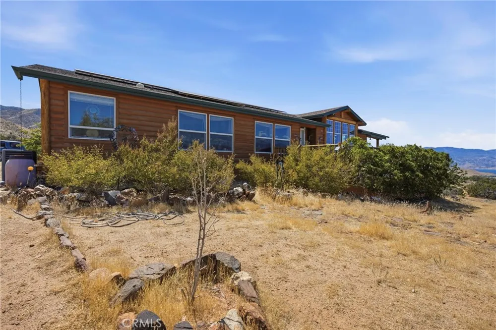 3743 Brooks Weldon, CA 93283