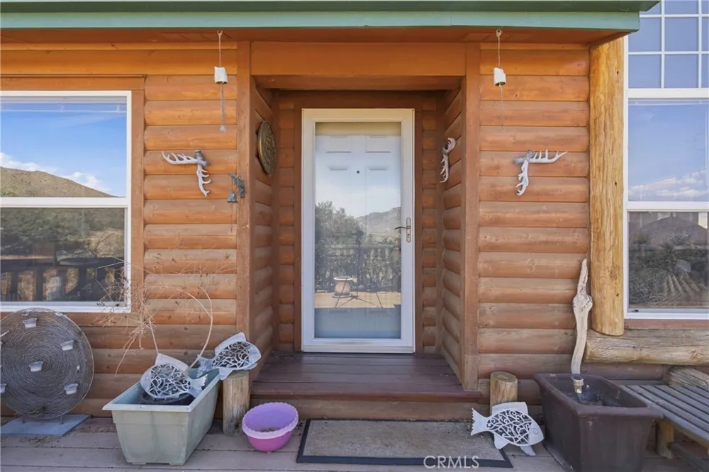 3743 Brooks Weldon, CA 93283