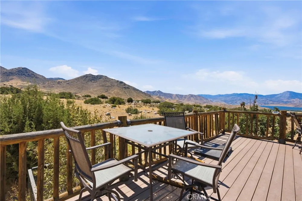 3743 Brooks Weldon, CA 93283