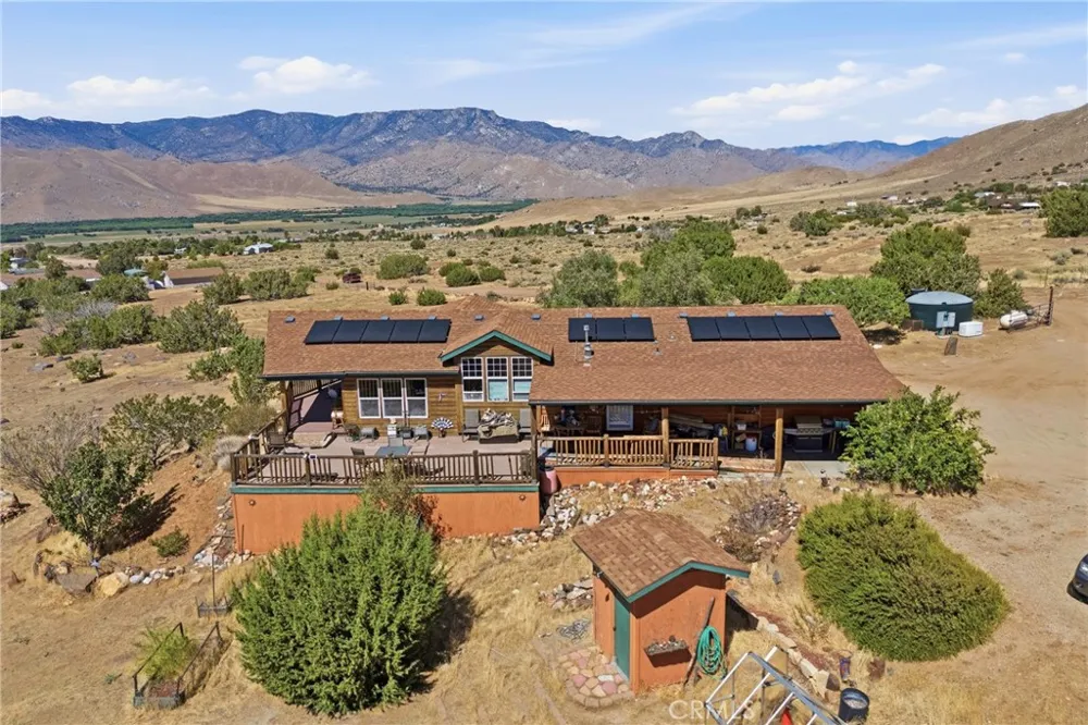 3743 Brooks Weldon, CA 93283