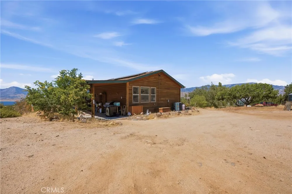 3743 Brooks Weldon, CA 93283