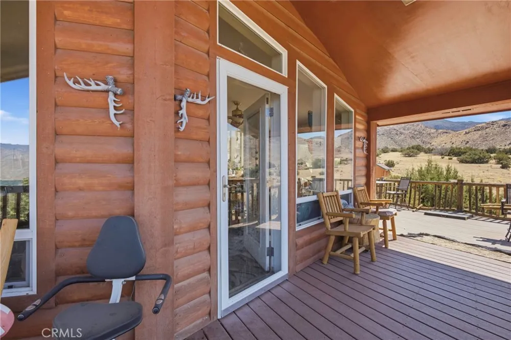 3743 Brooks Weldon, CA 93283