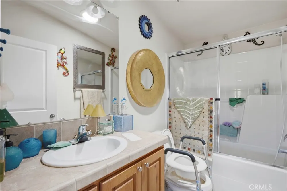 3743 Brooks Weldon, CA 93283