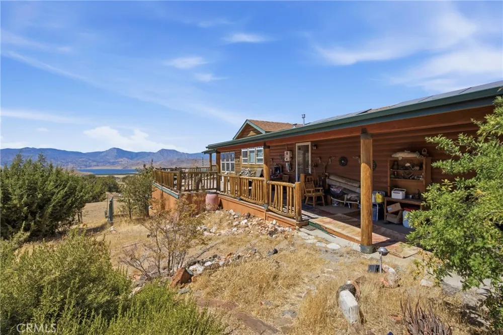 3743 Brooks Weldon, CA 93283