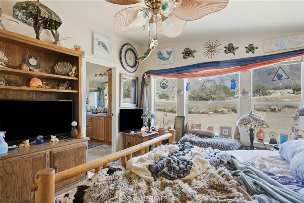 3743 Brooks Weldon, CA 93283