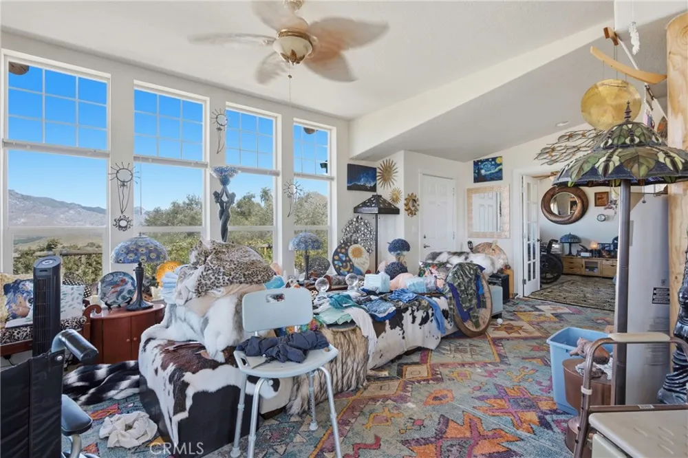 3743 Brooks Weldon, CA 93283