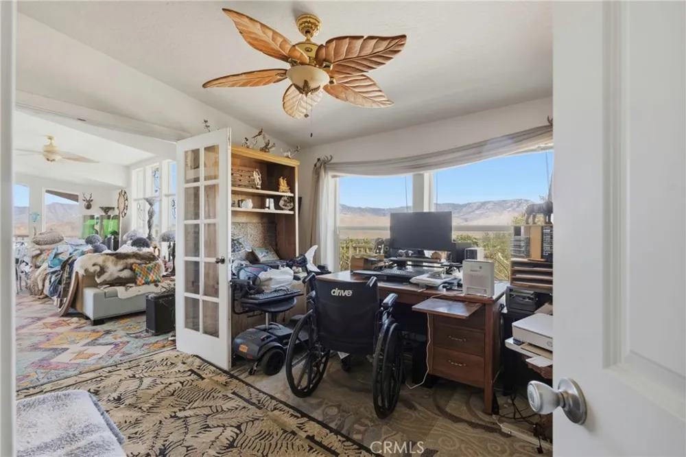 3743 Brooks Weldon, CA 93283