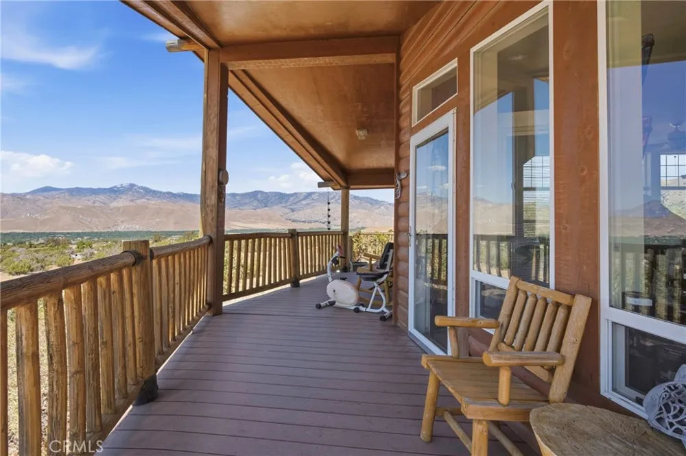 3743 Brooks Weldon, CA 93283
