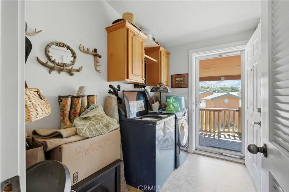 3743 Brooks Weldon, CA 93283
