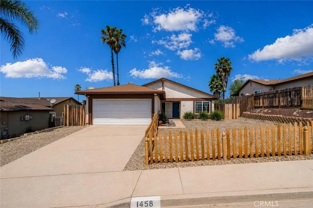 1458 Kent Escondido, CA 92027