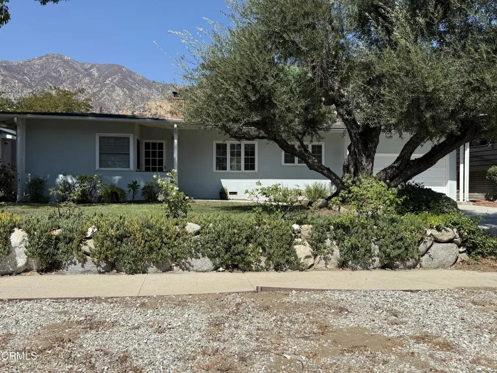 2387 Glen Canyon Road Altadena, CA 91001