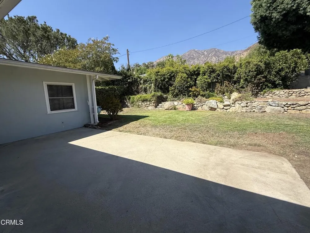 2387 Glen Canyon Road Altadena, CA 91001