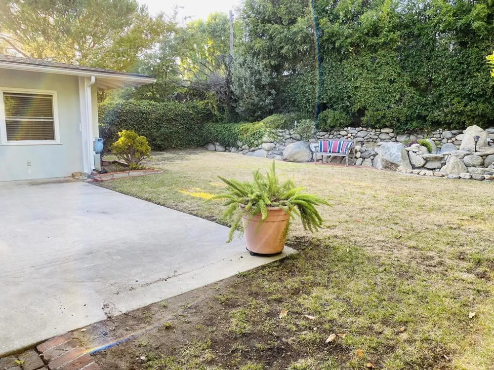 2387 Glen Canyon Road Altadena, CA 91001