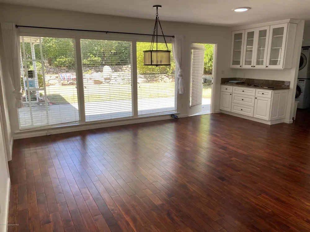 2387 Glen Canyon Road Altadena, CA 91001