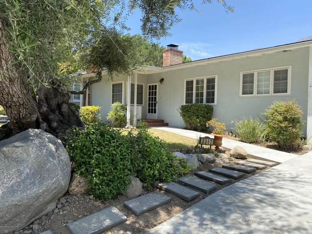 2387 Glen Canyon Road Altadena, CA 91001
