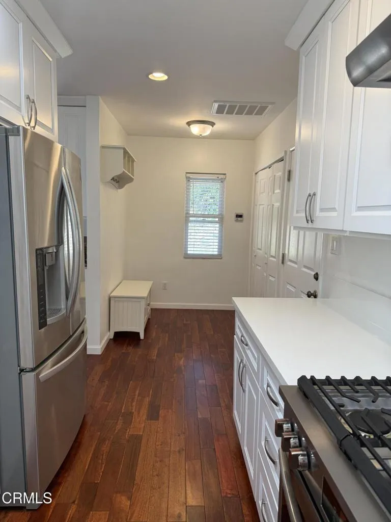 2387 Glen Canyon Road Altadena, CA 91001