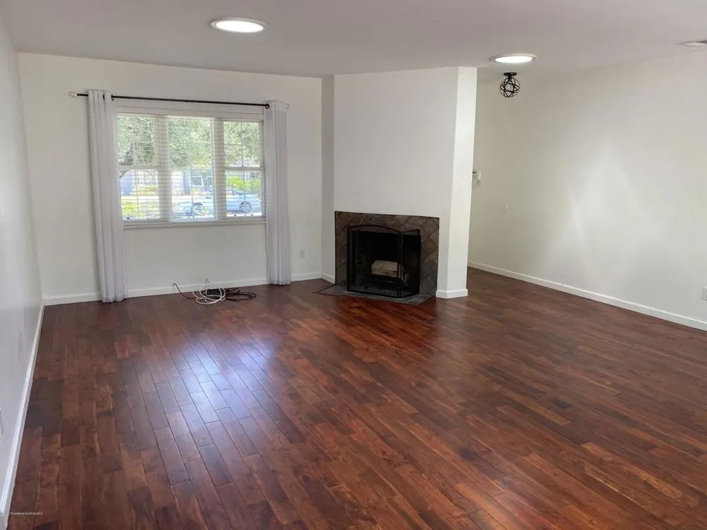 2387 Glen Canyon Road Altadena, CA 91001