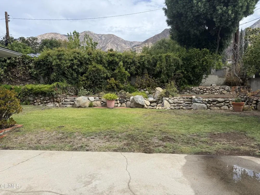 2387 Glen Canyon Road Altadena, CA 91001