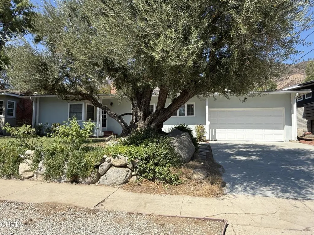 2387 Glen Canyon Road Altadena, CA 91001
