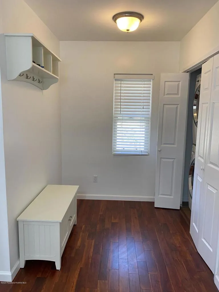 2387 Glen Canyon Road Altadena, CA 91001