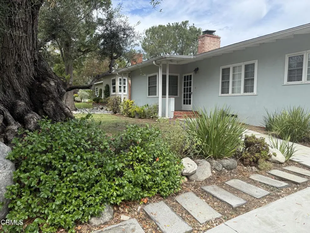 2387 Glen Canyon Road Altadena, CA 91001