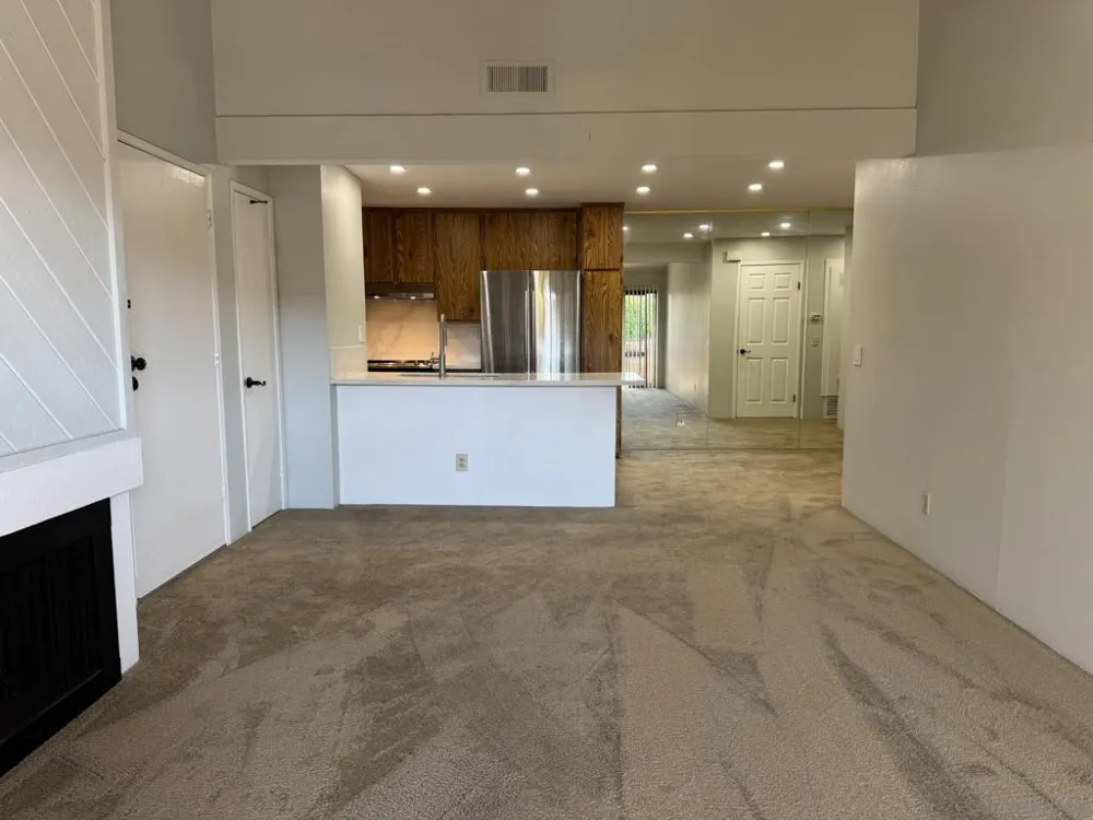 9189 Village Glen Dr #252 San Diego, CA 92123