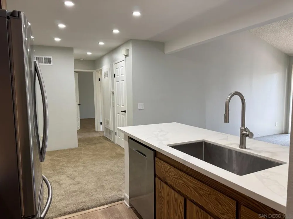 9189 Village Glen Dr #252 San Diego, CA 92123
