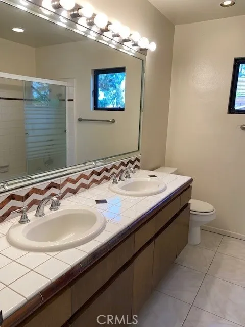 21927 Erie Lake Forest, CA 92630