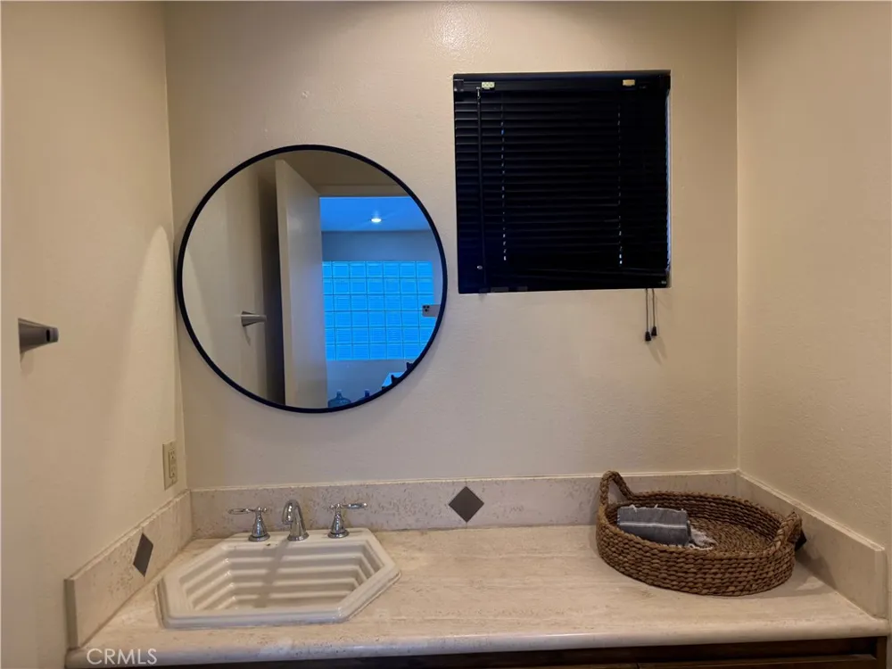 21927 Erie Lake Forest, CA 92630