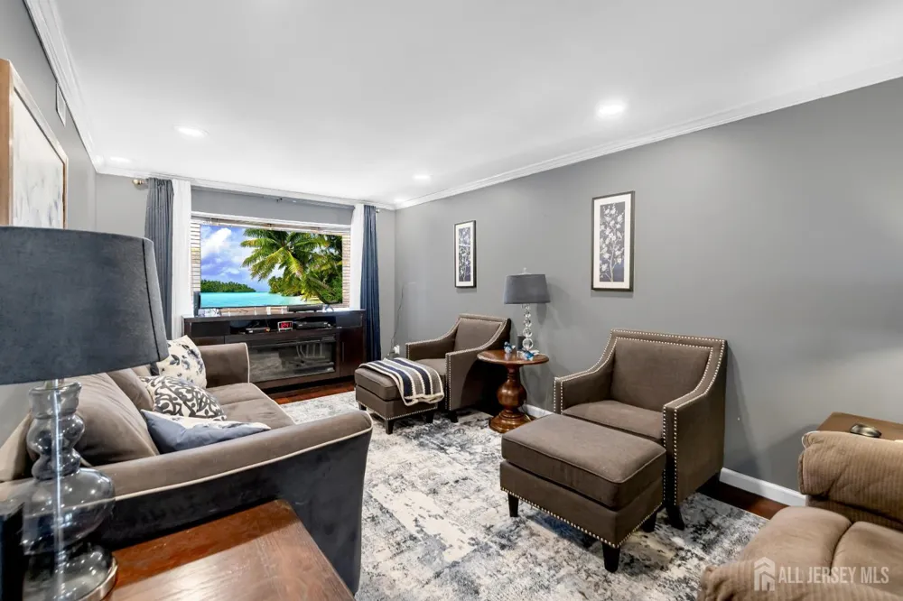 17 Carter Place Sayreville, NJ 08859