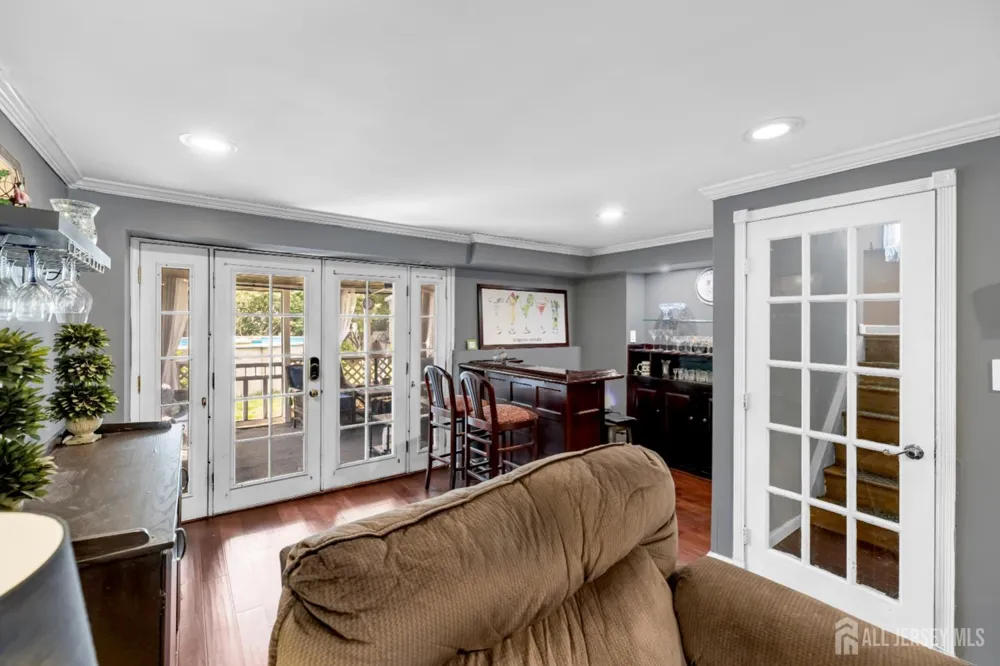 17 Carter Place Sayreville, NJ 08859