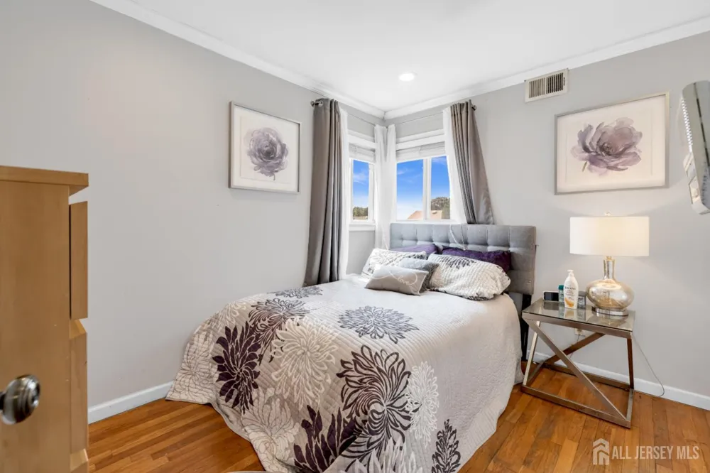 17 Carter Place Sayreville, NJ 08859