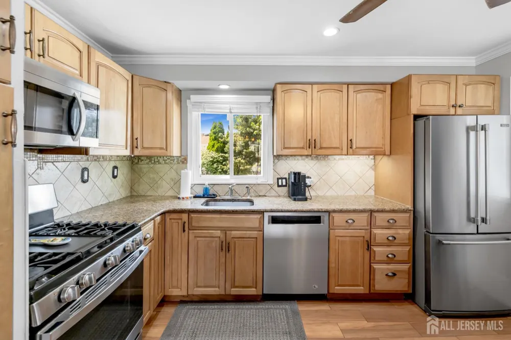 17 Carter Place Sayreville, NJ 08859
