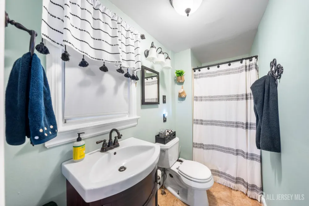 719 Locust Street Roselle Park, NJ 07204